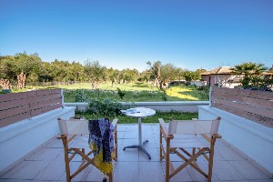 Hotel EKATI MARE BOUTIQUE HOTEL & SUITES wakacje