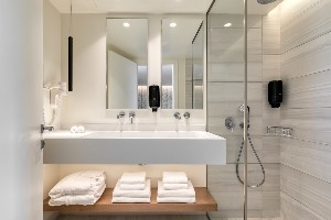 Twin Standard Room Bathroom