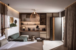 Cave Suite Private Pool Garden View 