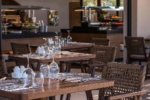 Hotel NOBLE HOTEL AND SUITES wakacje