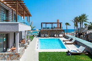 Deluxe Suite Swim Up