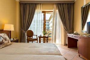 Hotel THEARTEMIS PALACE wakacje