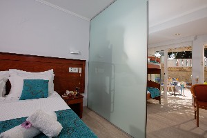 Family Room Sharing Pool