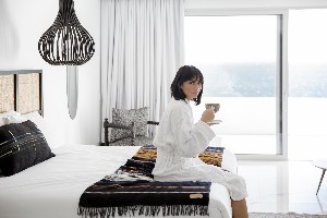 Sanctuary Sea View Suite with sharing pool 