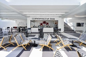 Cosmopolitan Bar