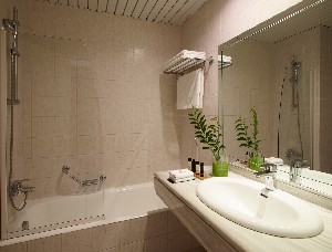 Double Inland Room Bathroom