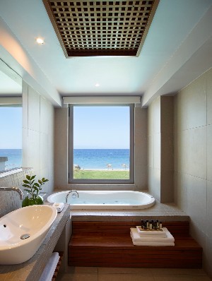 Beachfront Swim Up Grand Suite