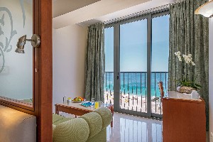 Twin Room (SeaView)