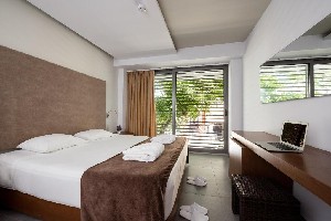 Hotel OKTOBER DOWNTOWN BOUTIQUE wakacje