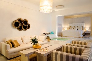 Grand Suite Spacious Bedroom