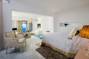 Grand Suite Overview