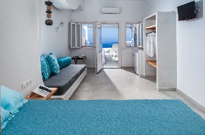 Honeymoon Suite Caldera View