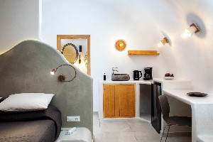 Cave Suite Caldera View