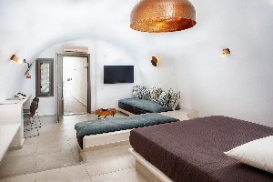 Cave Suite Caldera View