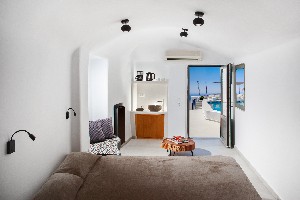 Classic Room Pool View