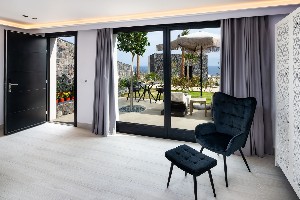 1 Bedroom Suite (SeaView)