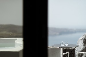 Premium Cave with Caldera View & Outdoor Hot Tub