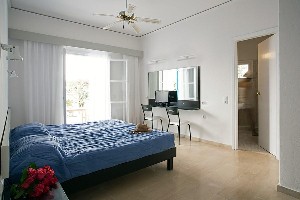 Hotel KAMARI BEACH wakacje