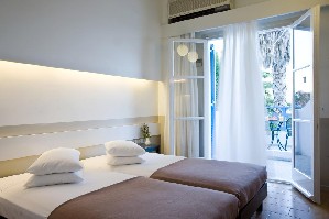 Hotel KAMARI BEACH wakacje