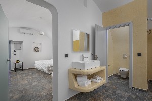 Comfort Suite Indoor Jacuzzi