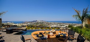 Deluxe Suite W. private pool & Caldera view