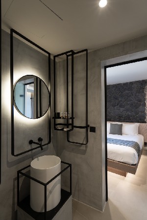 Deluxe Suite W. private pool & Caldera view