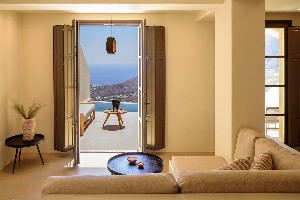 Superior Suite with Heated Pool - Living Room