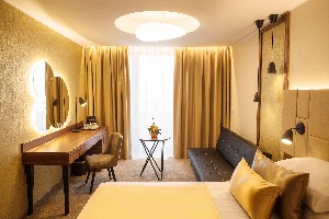 Deluxe Superior Room (SeaView, Balcony)