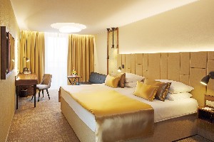 Deluxe Superior Room (SeaView, Balcony)