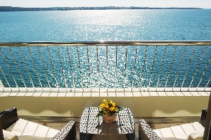 Deluxe Room (SeaView, Balcony)