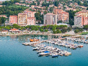 Hotel WELLNESS HOTEL APOLLO wakacje