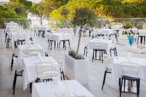 Hotel WELLNESS HOTEL APOLLO wakacje