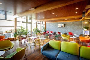 Lobby bar