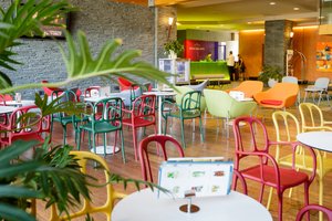 Lobby bar