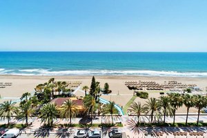 widok na plażę i morze