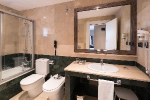 Hotel CATALONIA BORN wakacje