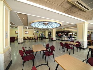 Restaurant/bars