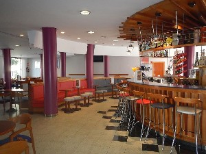 Restaurant/bars