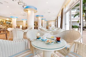 Restaurant/bars