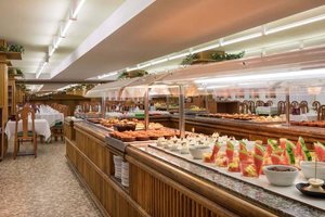 Restaurant/bars