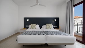 Hotel BRONCEMAR BEACH SUITES wakacje