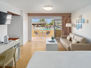 Hotel ARENA SUITE wakacje