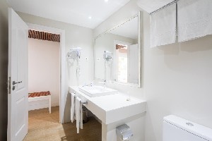 Hotel ARENA SUITE wakacje