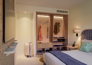 Render Premier Kid suite Terrace Pool View 