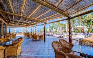 Restaurant/bars