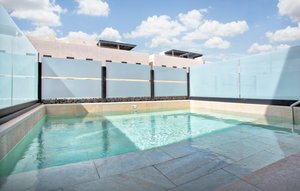 2 Bedroom Duplex Suite Swim Up