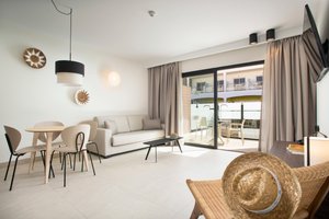 2 Bedroom Duplex Suite Terrace