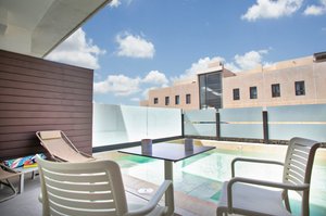 2 Bedroom Duplex Suite Swim Up