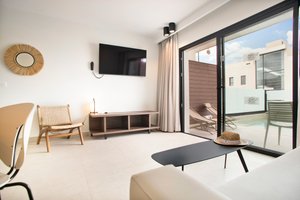 2 Bedroom Duplex Suite Swim Up