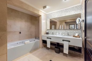 Unique Master Suite View (UMSUIV)